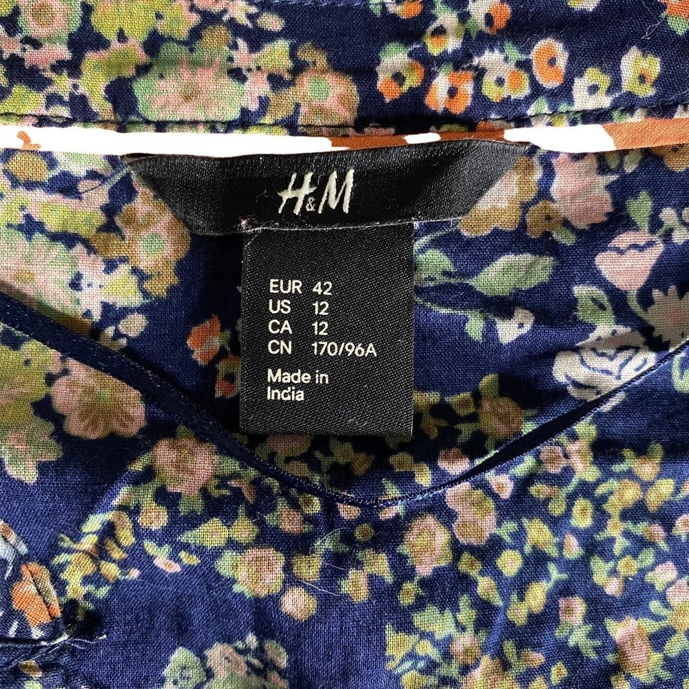 H and M Button Front Top Black with Floral Print Sz 12 Three Quarter Sleeve